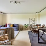 Carcavelos Apartment * Carcavelos (Lisbon)