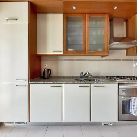 Carcavelos Apartment *