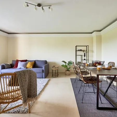 Carcavelos Apartment * Carcavelos (Lisbon)