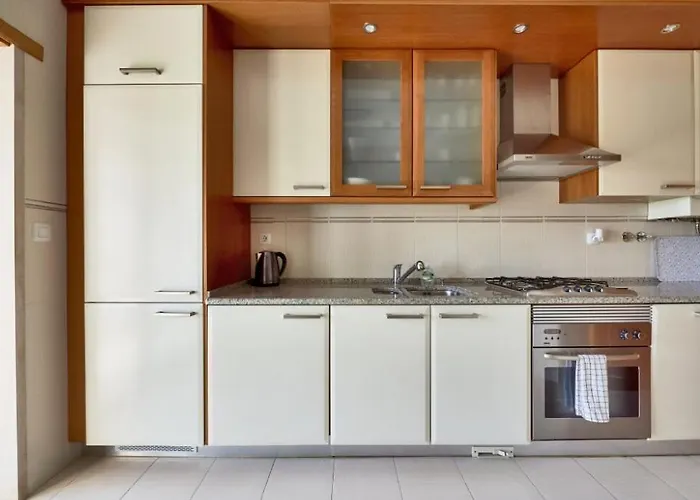 Carcavelos Apartment *