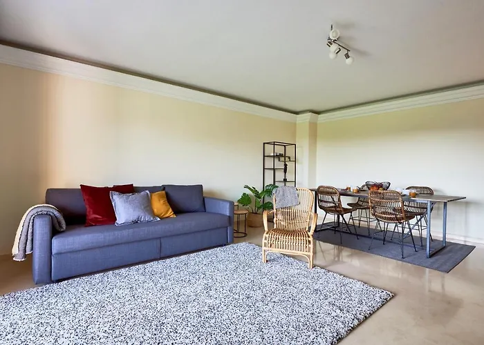 Carcavelos Apartment Διαμέρισμα *