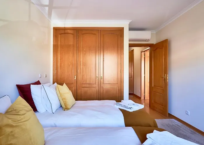 Carcavelos Apartment Διαμέρισμα *